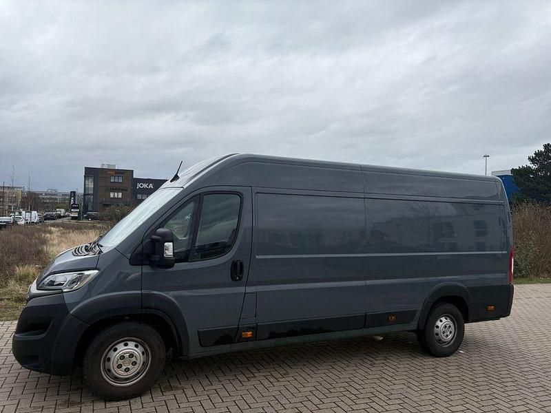 Gebraucht Opel Movano 140 PS (102 kW) 2024 Grau Van