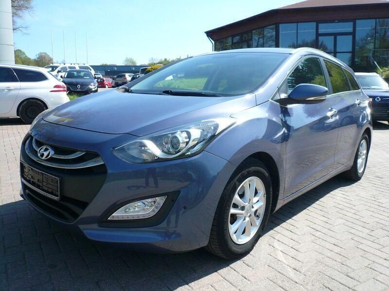 Blau Gebraucht 2015 Hyundai i30 Kombi | 12.990 € (Etwas zu teuer) - Bild 1/4