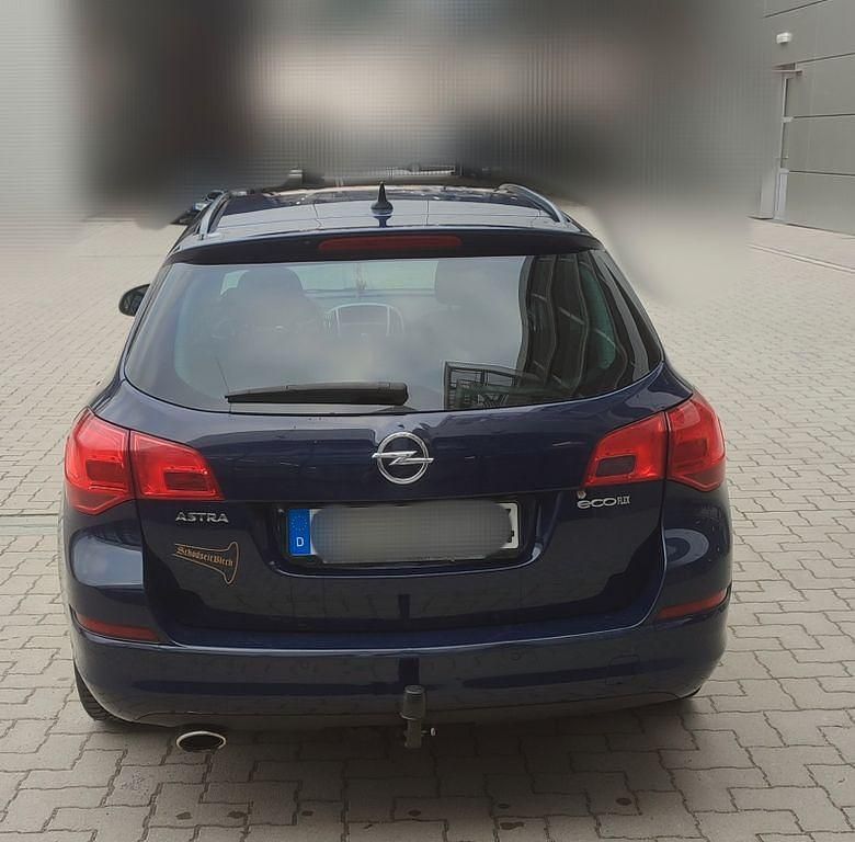 Gebraucht Opel Astra S 165 PS (121 kW) 2012 Blau Kombi