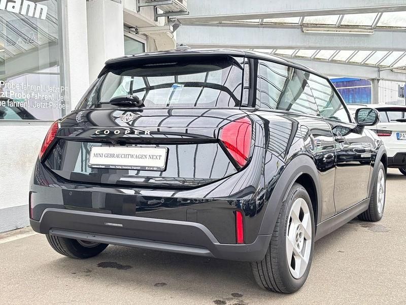 Second-hand Mini Cooper Classic 156 CP (114 kW) 2024 Negru Hatchback