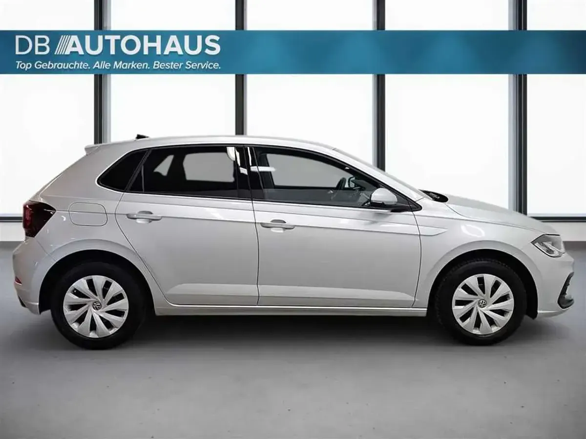 Używany VW Polo Life 95 KM (69 kW) 2024 Srebrny Hatchback