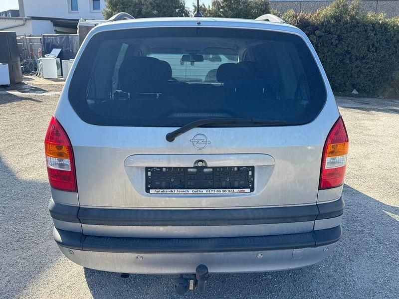 Gebraucht Opel Zafira Elegance 125 PS (91 kW) 2002 Silber Van / Kleinbus