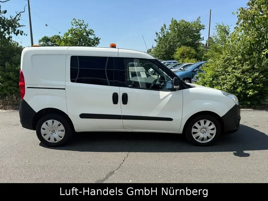 Gebraucht Opel Combo Edition 90 PS (66 kW) 2014 Weiß Van / Kleinbus