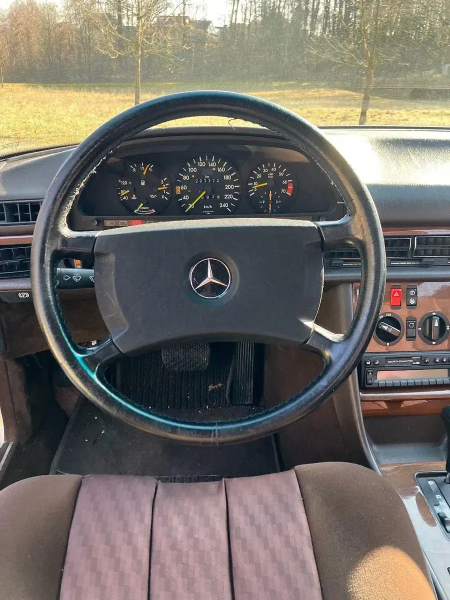 Gebraucht Mercedes S260 SE 160 PS (117 kW) 1985 Beige Limousine