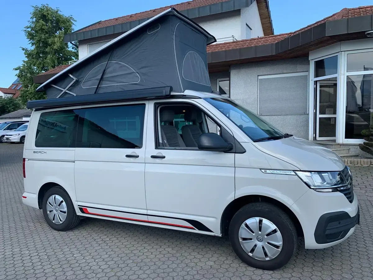 Gebraucht VW California Beach 110 PS (80 kW) 2022 Grau (ascotgrau) Van