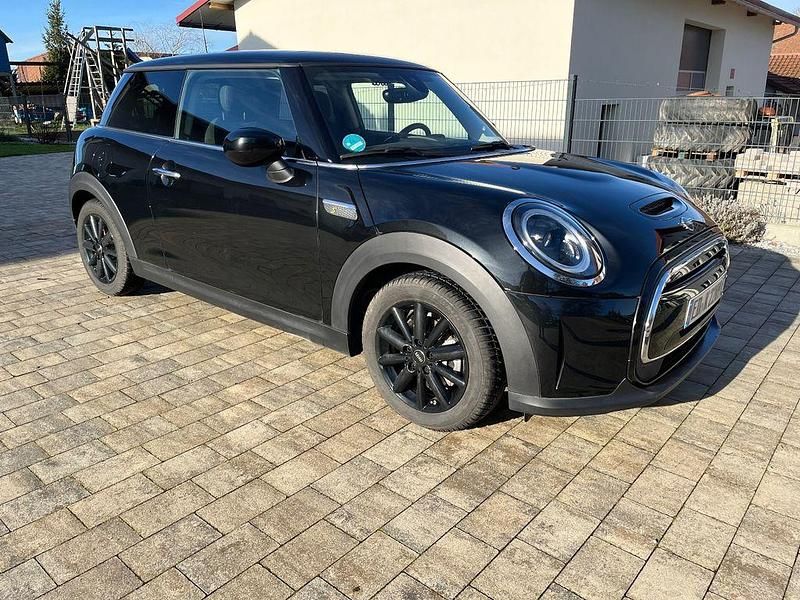 Schwarz Gebraucht 2023 Mini Cooper SE Classic Kleinwagen | 17.500 € (Superpreis) - Bild 1/4