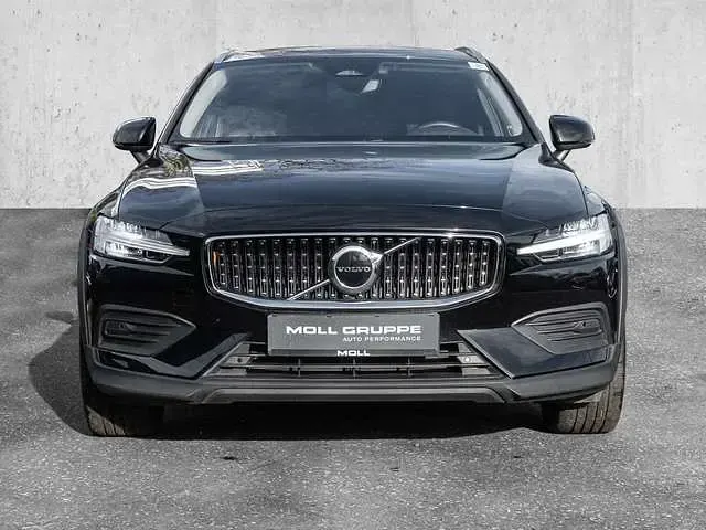 Gebraucht Volvo V60 CC 145 PS (106 kW) 2023 Kombi