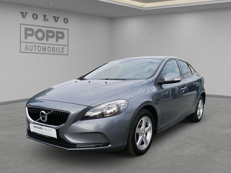 Osmium grey metallic / metallic Gebraucht 2017 Volvo V40 Kinetic Kombi | 12.980 € (Fairer Preis) - Bild 1/4