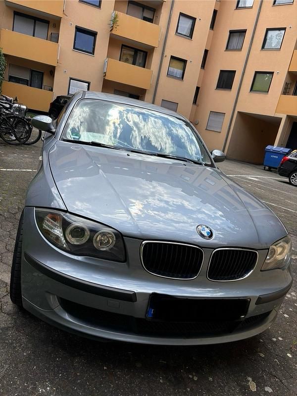 Silber Gebraucht 2007 BMW 118 Kleinwagen | 1.750 € (Guter Preis) - Bild 1/4