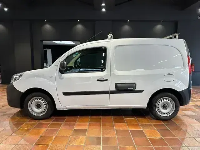 Usado Renault Rapid 90 HP (66 kW) 2019 Branco Sedan