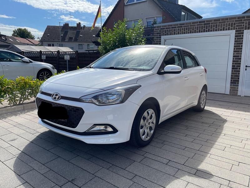 Weiß Gebraucht 2018 Hyundai i20 GO! Kleinwagen | 8.590 € (Guter Preis) - Bild 1/4