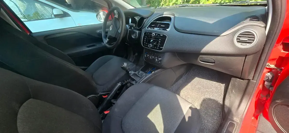 Gebraucht Fiat Punto 69 PS (50 kW) 2015 Rot Kleinwagen