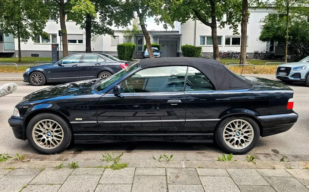 Gebraucht BMW 318 Sport Line 116 PS (85 kW) 1999 Schwarz Cabrio