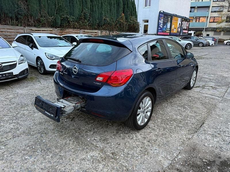 Gebraucht Opel Astra Design Edition 179 PS (131 kW) 2012 Blau Limousine