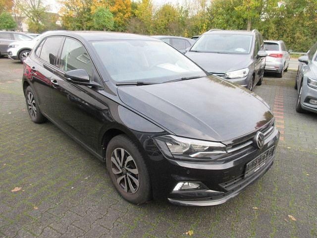 Gebraucht VW Polo Active 95 PS (69 kW) 2021 Deep black perleffekt Limousine