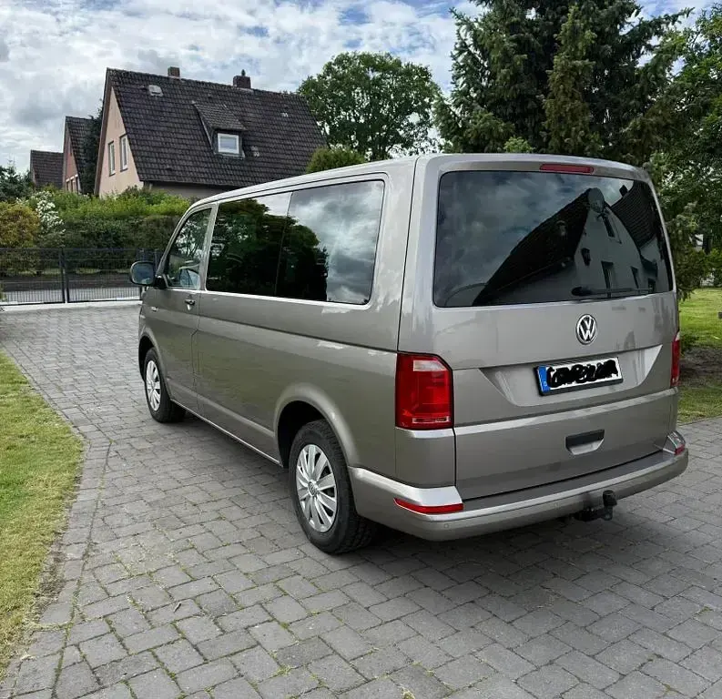 Gebraucht VW Multivan Trendline 102 PS (75 kW) 2017 Beige Van / Kleinbus