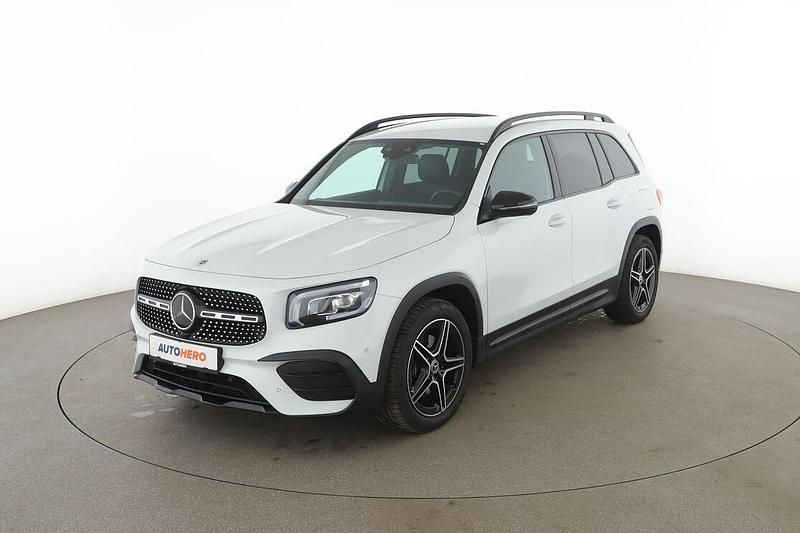 Weiß Gebraucht 2023 Mercedes GLB200 AMG line SUV | 36.470 € (Guter Preis) - Bild 1/3