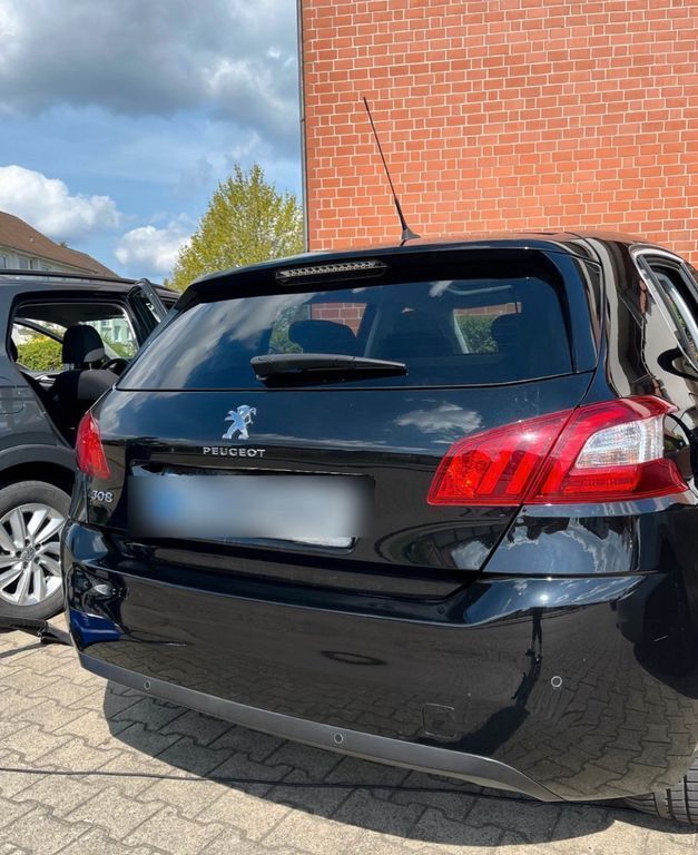 Schwarz Gebraucht 2015 Peugeot 308 Style Limousine | 5.500 € (Guter Preis) - Bild 1/4
