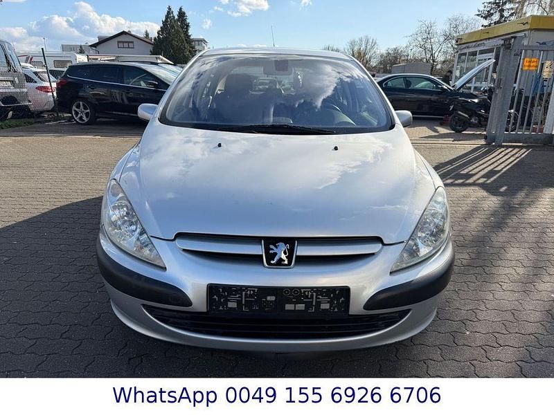 Gebraucht Peugeot 307 Tendance 107 PS (78 kW) 2002 Silber Limousine