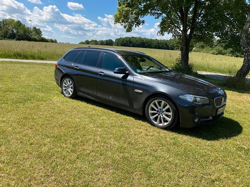 Grau Gebraucht 2013 BMW 520 Kombi | 7.199 € (Superpreis) - Bild 1/4