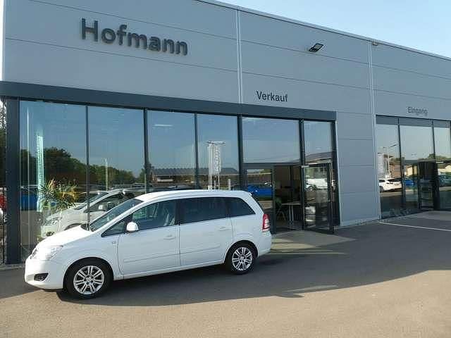 Schneeweiss/olympic/summit whi Gebraucht 2012 Opel Zafira Family Van / Kleinbus | 3.950 € (Guter Preis) - Bild 1/4