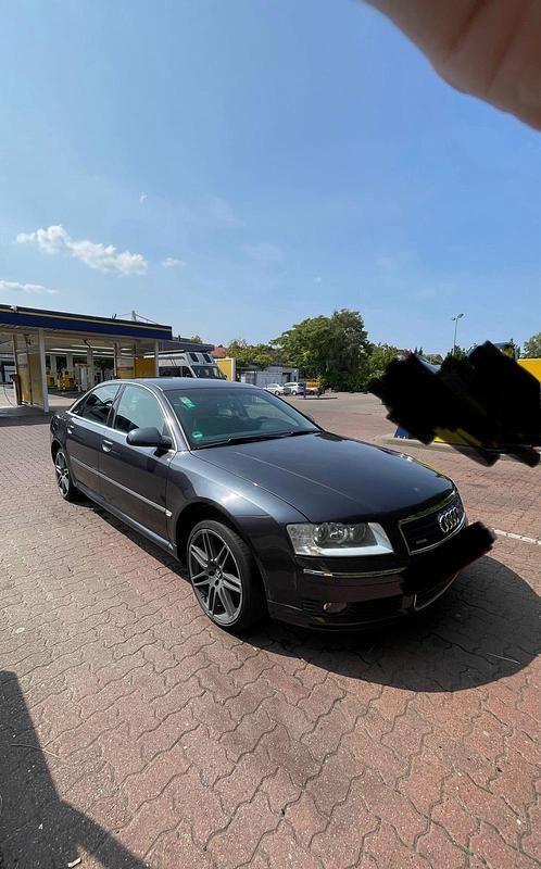 Grau Gebraucht 2004 Audi A8 Comfort Limousine | 3.800 € (Superpreis) - Bild 1/3