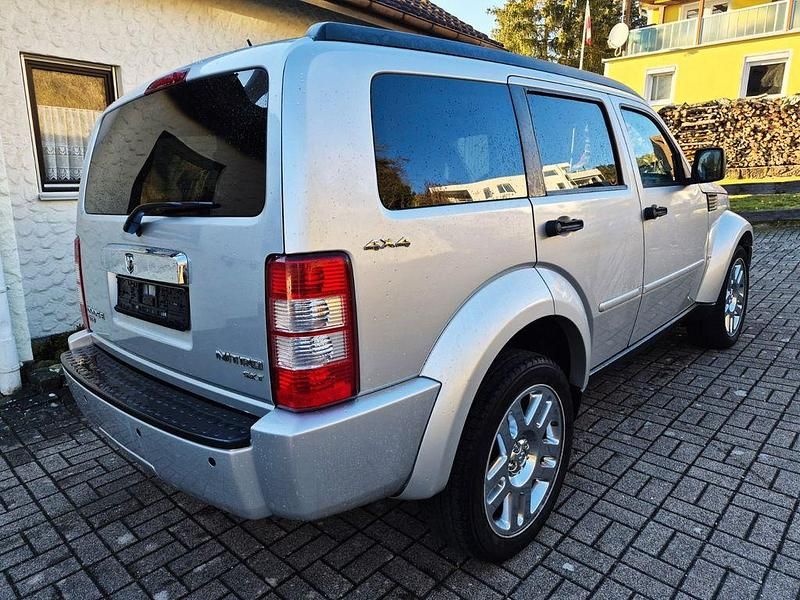Gebraucht Dodge Nitro 177 PS (130 kW) 2010 Silber SUV