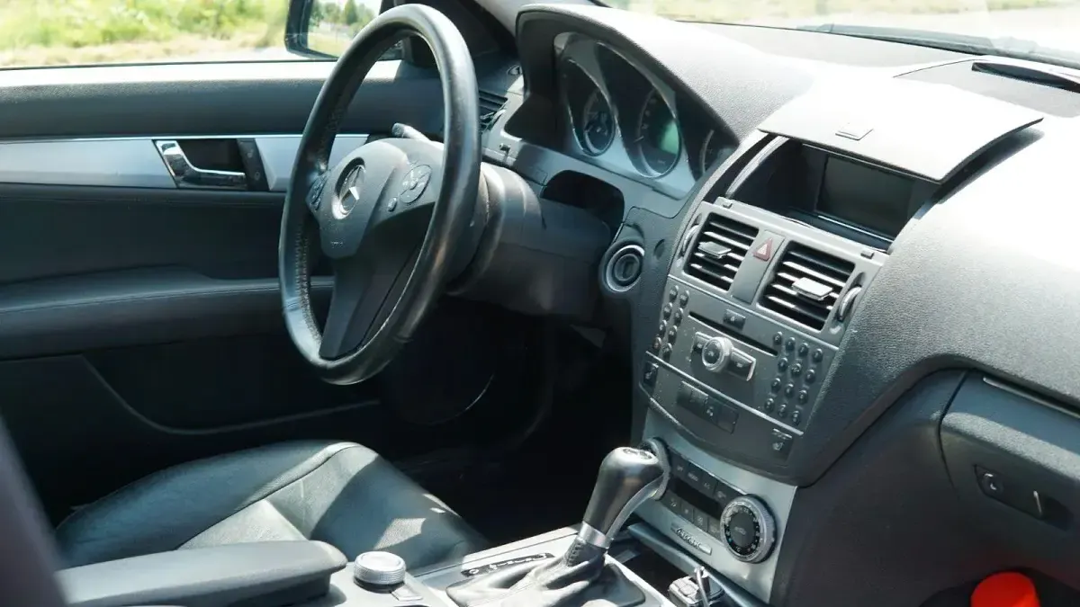Gebraucht Mercedes C250 204 PS (150 kW) 2011 Schwarz Limousine