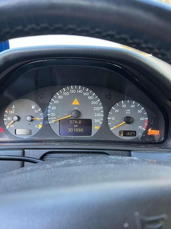 Gebraucht 2000 Mercedes E240 Elegance Kombi | 1.850 € (Fairer Preis) - Bild 1/4