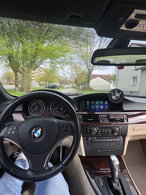 Gebraucht BMW 325 Cabriolet 218 PS (160 kW) 2010 Braun Cabrio