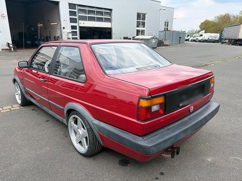 Second-hand VW Jetta 69 CP (50 kW) 1989 Roșu Berlinǎ
