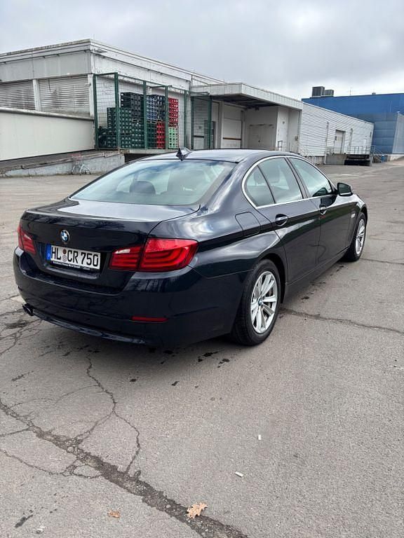 Gebraucht BMW 520 184 PS (135 kW) 2012 Blau Limousine