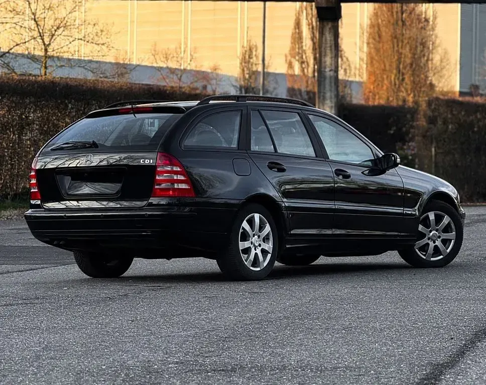 Gebraucht Mercedes C220 150 PS (110 kW) 2007 Schwarz Limousine