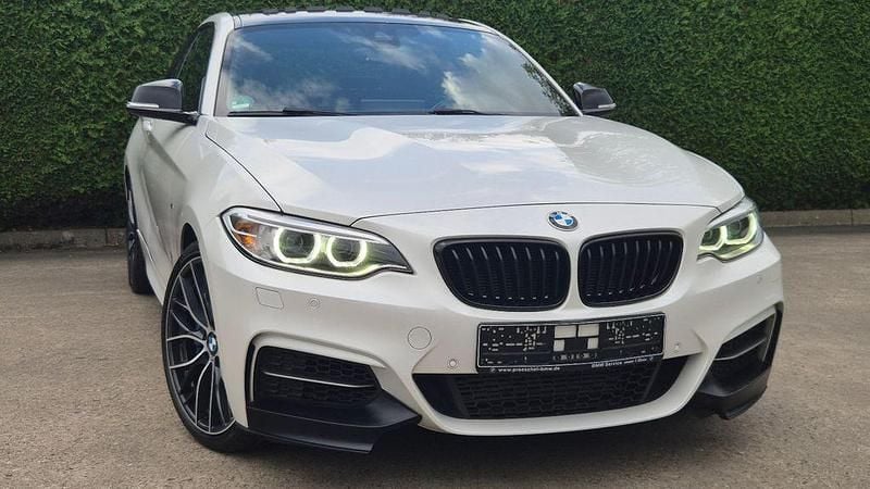 Weiß Gebraucht 2015 BMW M235 Performance Coupé | 19.900 € (Fairer Preis) - Bild 1/4