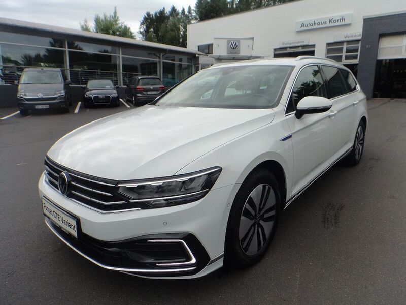 Weiß Gebraucht 2021 VW Passat GTE Kombi | 26.597 € (Etwas zu teuer) - Bild 1/4