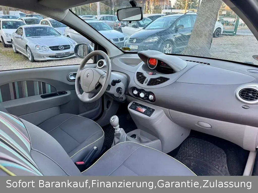 Używany Renault Twingo Dynamique 75 KM (55 kW) 2013 Biały Hatchback
