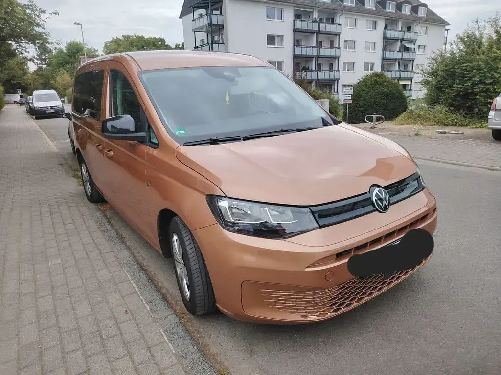Gebraucht VW Caddy Maxi 102 PS (75 kW) 2023 Braun Van / Kleinbus