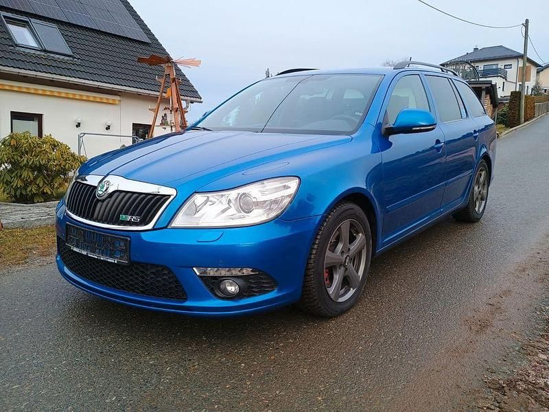 Blau Gebraucht 2012 Skoda Octavia RS Kombi | 9.990 € (Fairer Preis) - Bild 1/4
