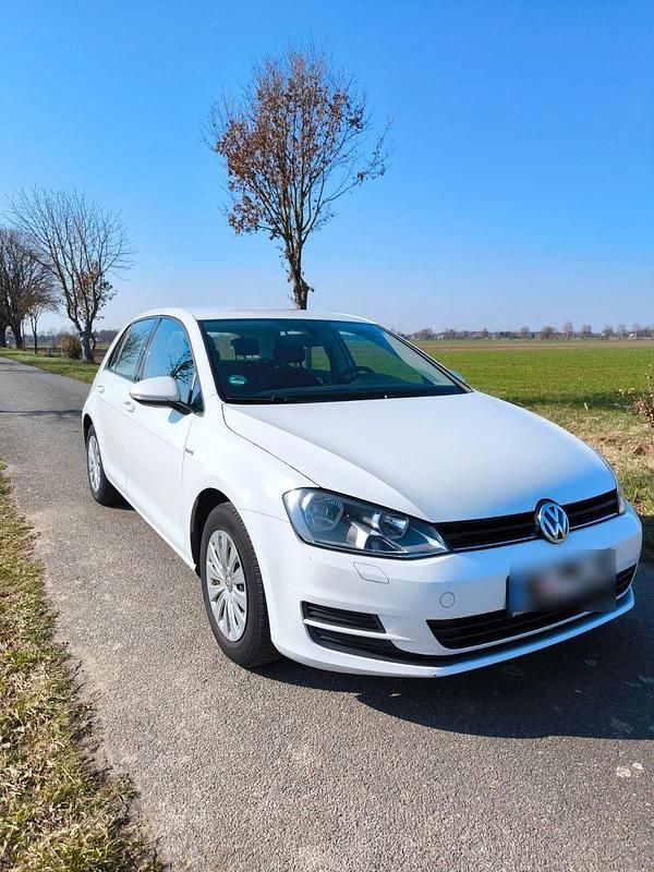 Gebraucht VW Golf VII Trendline 86 PS (63 kW) 2015 Weiß Limousine