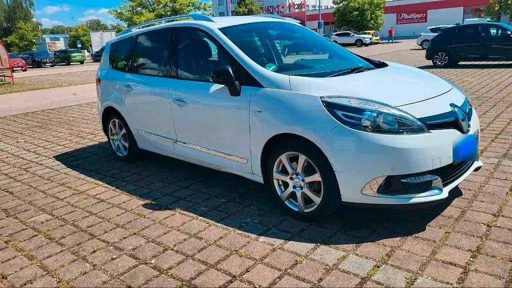 Gebraucht Renault Scénic III 110 PS (80 kW) 2015 Weiß SUV