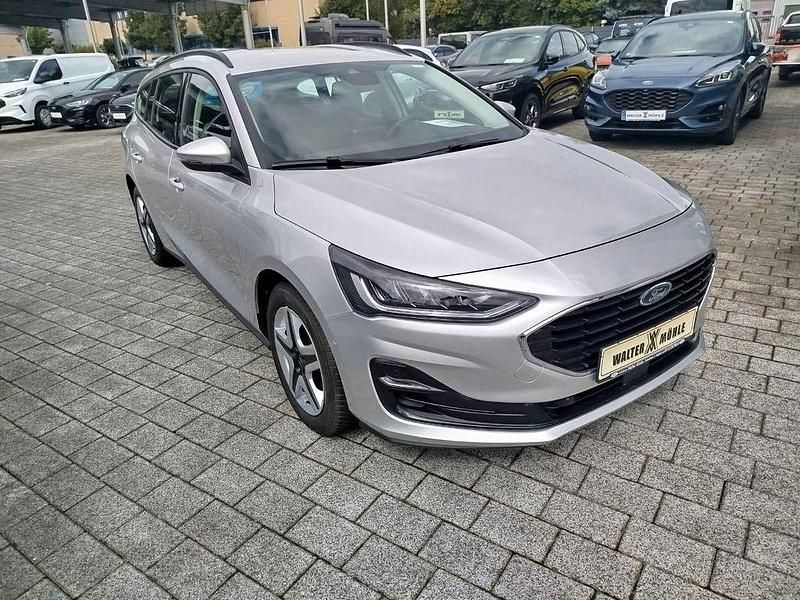 Silber Gebraucht 2022 Ford Focus Cool & Connect Limousine | 17.980 € (Fairer Preis) - Bild 1/4