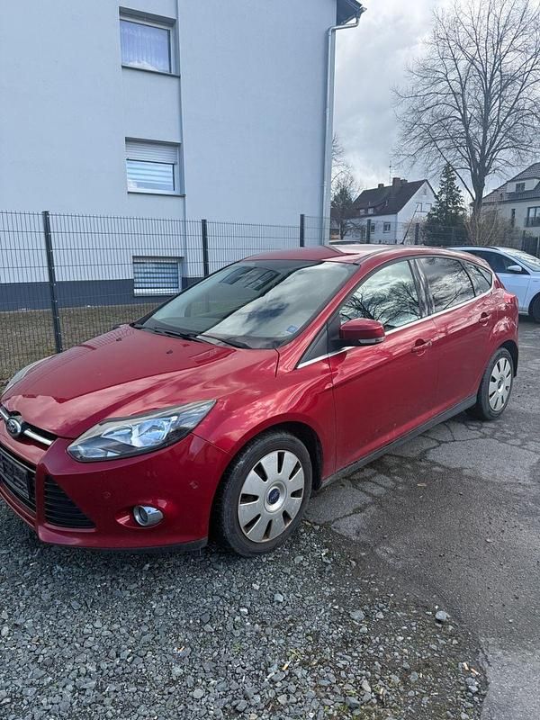 Gebraucht Ford Focus Titanium 163 PS (119 kW) 2014 Rot Kombi