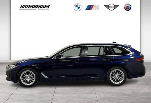Gebraucht BMW 530 Efficient Dynamics 286 PS (210 kW) 2022 Bmw individual tansanitblau Kombi