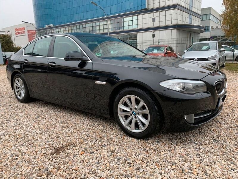 Schwarz Gebraucht 2013 BMW 530 Limousine | 15.950 € (Fairer Preis) - Bild 1/4
