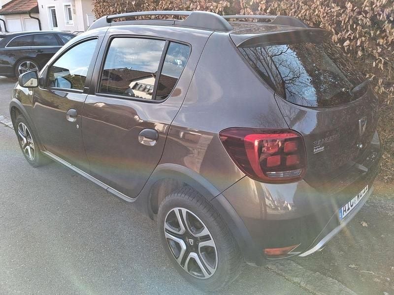 Gebraucht Dacia Sandero Stepway 90 PS (66 kW) 2018 Braun Limousine