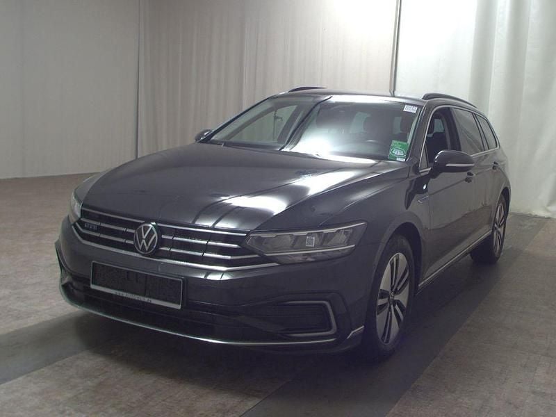 Używany VW Passat 218 KM (160 kW) 2021 Szary Kombi