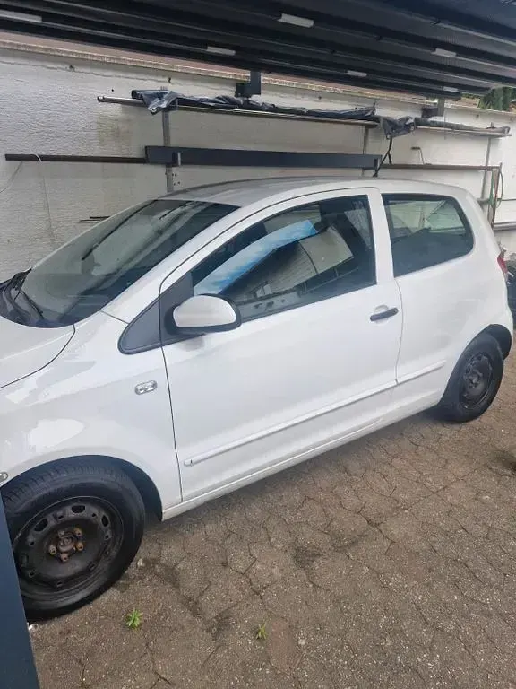 Gebraucht VW Fox 60 PS (44 kW) 2011 Weiß Kleinwagen