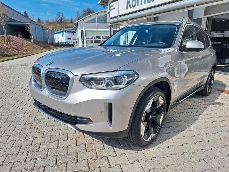 Gebraucht BMW iX3 Impressive 210 kW (286 PS) 2021 Silber SUV
