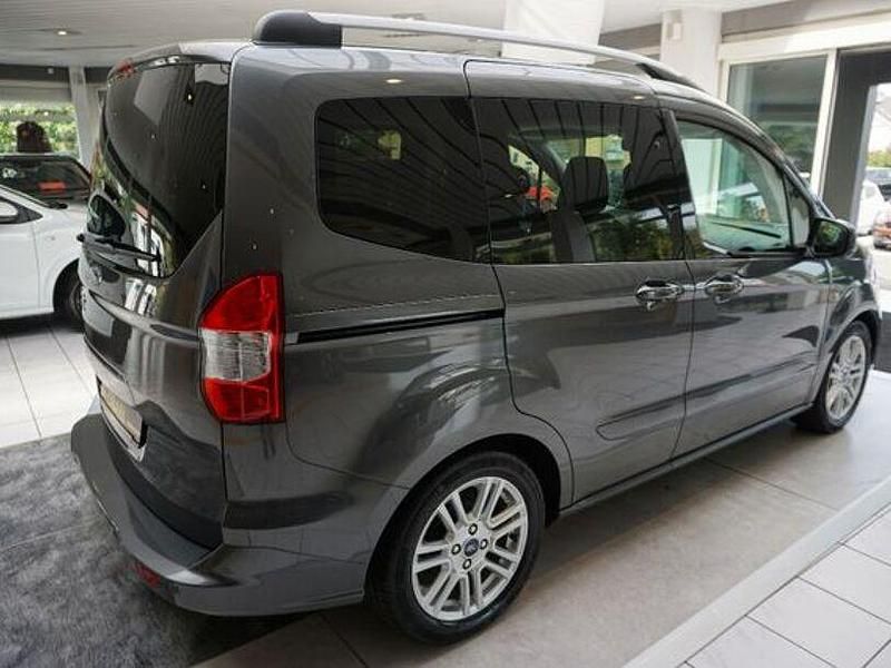 Gebraucht Ford Tourneo Courier Titanium 101 PS (74 kW) 2019 Grau Van / Kleinbus
