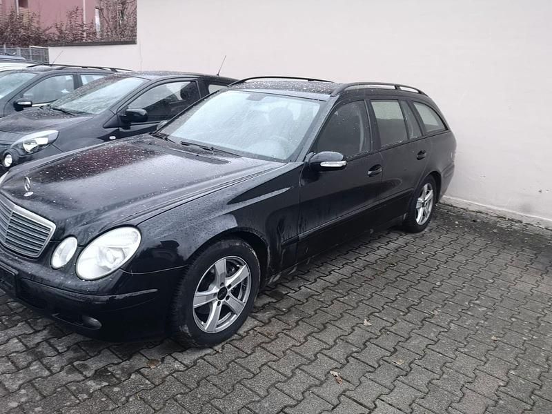 Gebraucht Mercedes E280 Classic 190 PS (139 kW) 2005 Schwarz Kombi